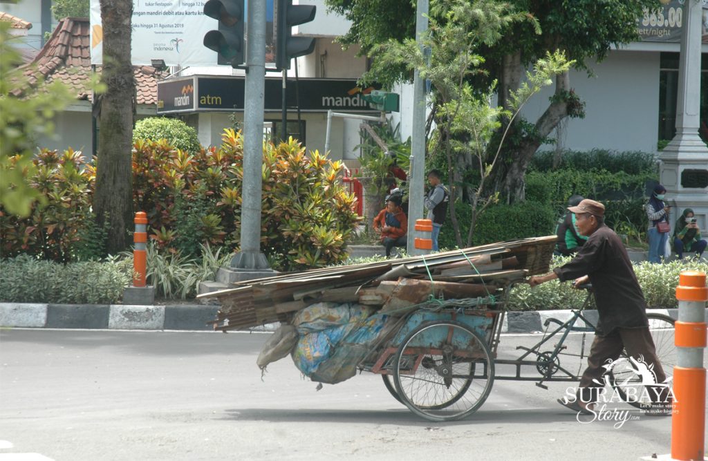 Angkutan Serba Guna Masyarakat Urban Surabaya - Surabayastory.com