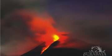 Gunung Merapi di Sleman-Y
Jogjakarta sedang erupsi dalam dua hari terakhir. Gunung Merapi kaya akan sejarah, mitos, mistis, sekaligus lumbung rezeki bagi warga. (istimewa)
